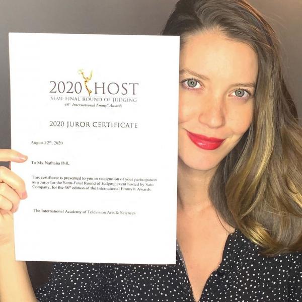 Nathalia Dill mostra certificado de participação como jurada em categoria do Emmy Internacional.(Imagem:Reprodução/Instagram)