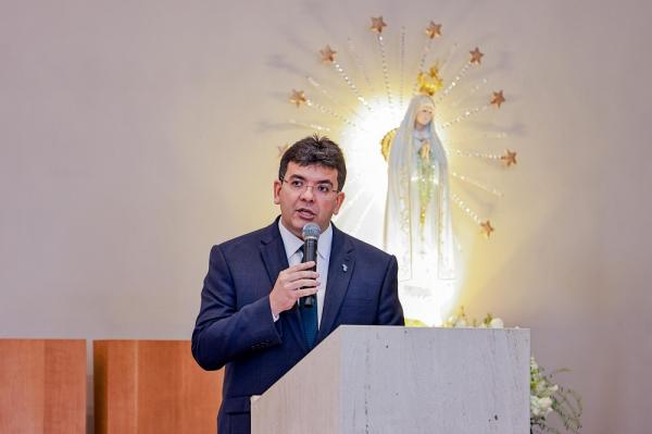 Governador Rafael Fonteles deu detalhes da viagem após missa em que celebrou seu aniversário de 40 anos.(Imagem:Divulgação)
