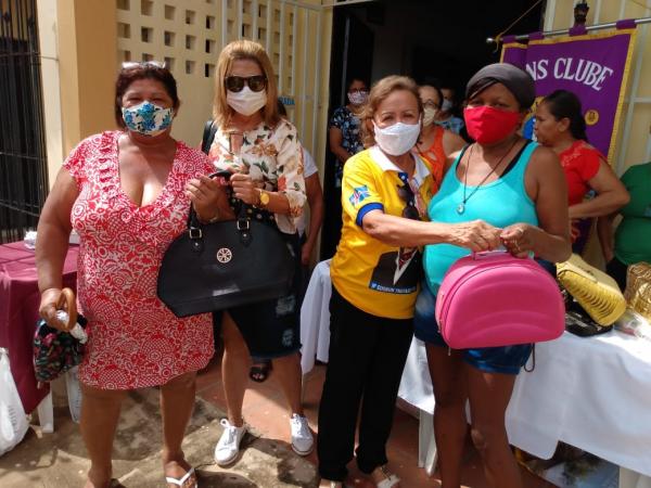 Lions Clube realiza ação social no bairro Tiberão(Imagem:FlorianoNews)