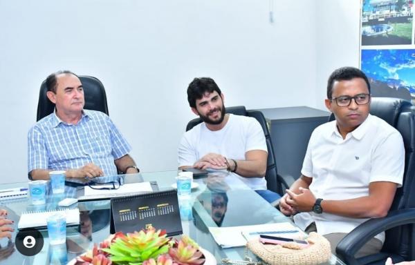 Deputado Dr. Francisco Costa busca parcerias para trazer curso de medicina para Floriano.(Imagem:Ricardo Alves )