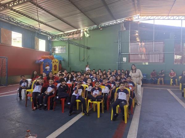 Escola Pequeno Pr&iacute;ncipe promove palestra sobre impactos das telas no desenvolvimento de crian&ccedil;as e adolescentes em Floriano.(Imagem:Divulga&ccedil;&atilde;o)