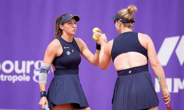 Luisa Stefani e Gabriela Dabrowski avan&ccedil;am &agrave; final do WTA de Estrasburgo.(Imagem:DIVULGA&Ccedil;&Atilde;O/WTA/@WTA_STRASBOURG)