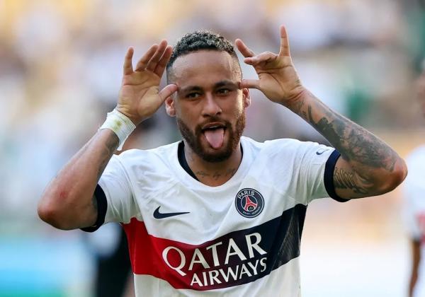 Neymar celebra gol: astro voltou aos campos diante do Jeonbuk.(Imagem:Reuters)