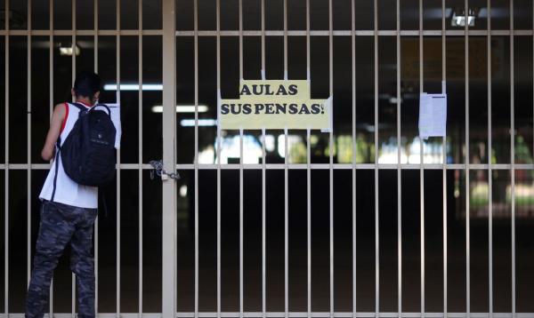 Senado aprova MP que suspende número mínimo de dias letivos.(Imagem:Reuters / Adriano Machado / Direitos Reservados)