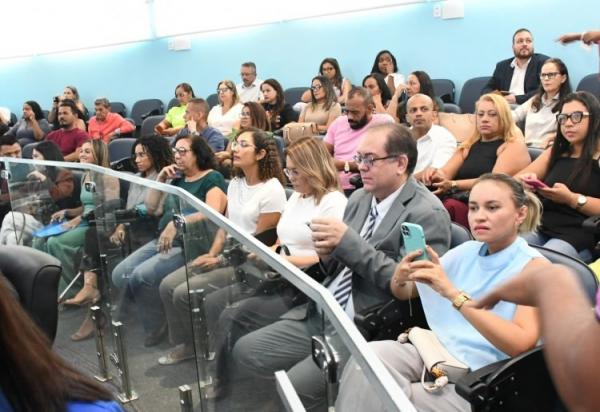 Vice-prefeito Joab Curvina apresenta mensagem do Poder Executivo na abertura do Ano Legislativo 2026(Imagem:Secom)