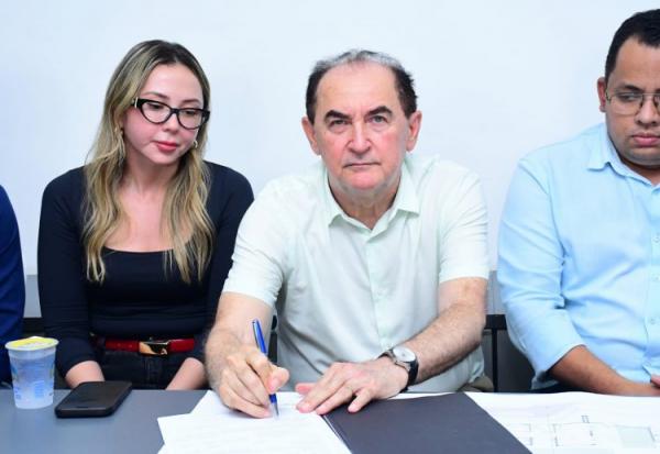 Prefeitura de Floriano assina ordem de servi&ccedil;o para constru&ccedil;&atilde;o de UBS no Cajueiro II.(Imagem:Secom)