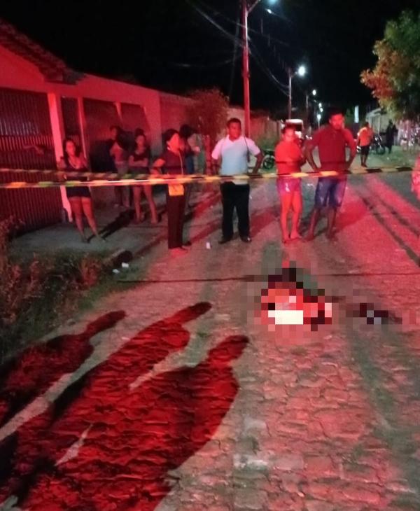 Homem é assassinado na frente da namorada ao sair de bar em Campo Maior, no Piauí.(Imagem:Divulgação /PM-PI)