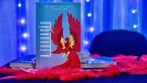 Livro de Ystefani Lima(Imagem: Divulgação )