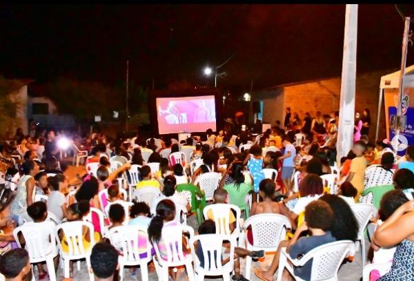 Cine Social para Todos: Alegria e Cultura no Residencial Alto da Cruz em Floriano.(Imagem:Reprodução/Instagram)