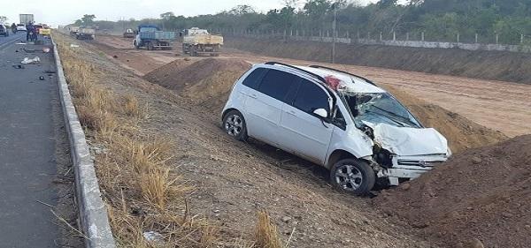 Acidente aconteceu no início da tarde de segunda-feira (21), no Km 12. (Imagem:Divulgação)