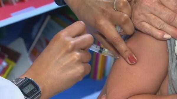 Vacinação contra o sarampo.(Imagem:Reprodução/TV Globo)