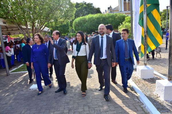  Vereadores participam da abertura da Semana da Pátria em Floriano.(Imagem:CMF)