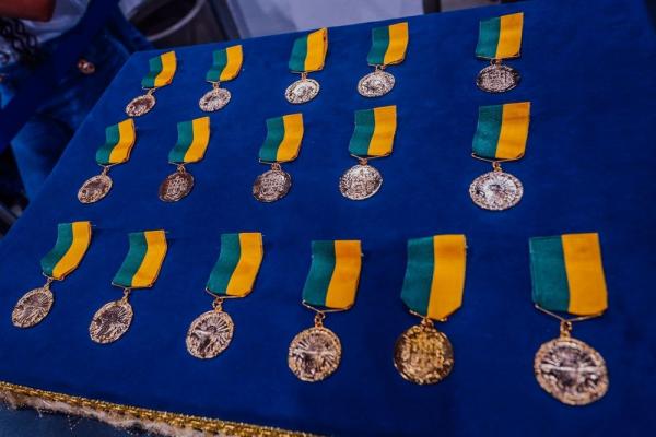 Governador entrega medalhas a produtores rurais e libera mais de R$ 450 mil para 41 famílias.(Imagem:Divulgação)