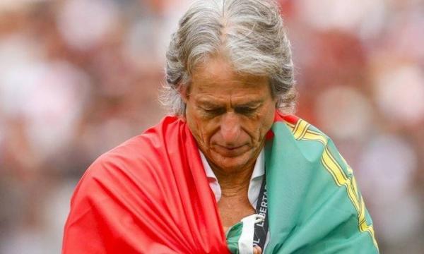 Jorge Jesus durante partida em que o Flamengo levantou a taça de campeão da Copa Libertadores das Américas após vencer o River Plate por 2 a 1 no Estádio Monumental de Lima.(Imagem:Ricardo Moreira/Zimel Press/Agencia O Globo)