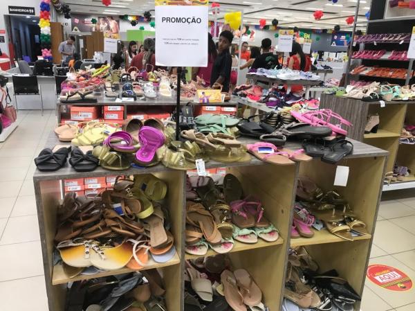 Armazém Paraíba: Preços baixos e variedade no setor de calçados(Imagem:FlorianoNews)