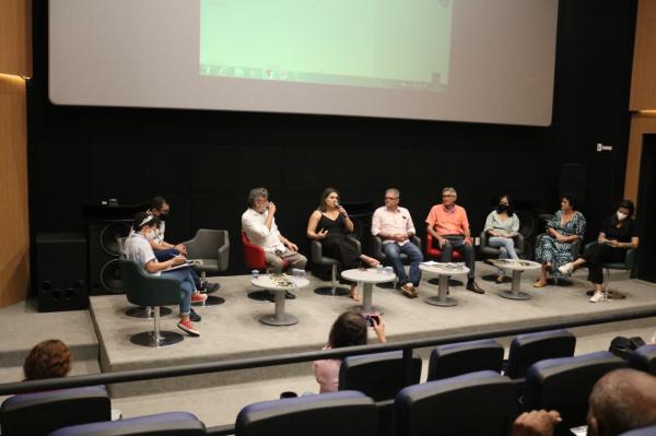Escritores piauienses participaram do relançamento da plataforma ?Escrever Sem Fronteira?(Imagem:Divulgação)