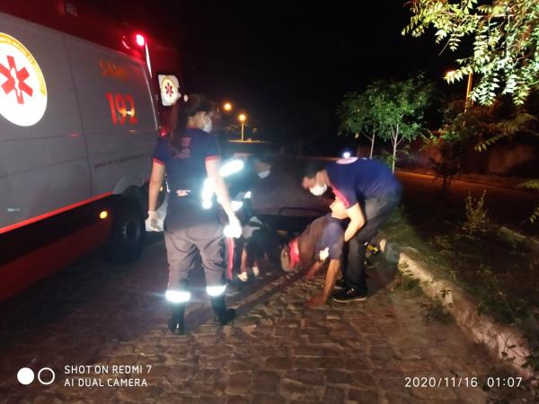 Vítima sendo socorrida pelo SAMU(Imagem:FlorianoNews)