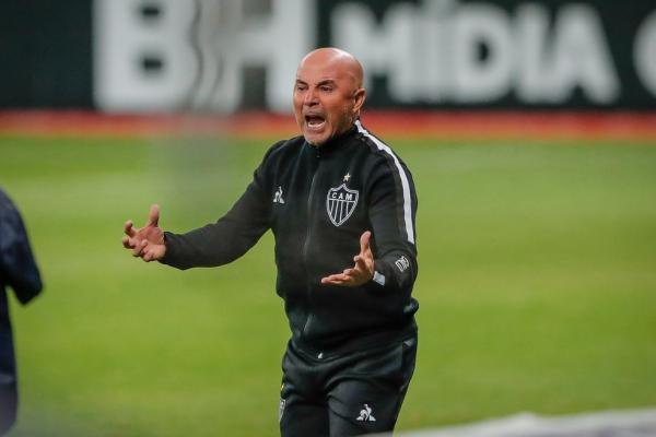 Após Thiago Neves, Jorge Sampaoli cobra diretoria por salários em dia do elenco do Atlético-MG(Imagem:Reprodução)