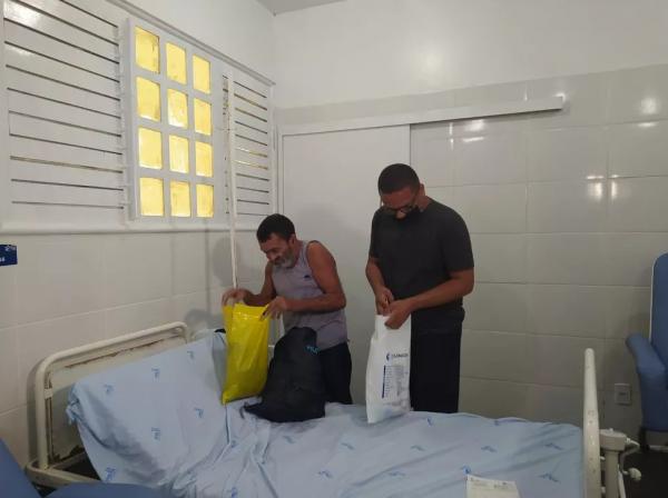  O vendedor Rafael Bruno Vaz esteve no hospital São Carlos Borromeo, no bairro Pedra Mole, Zona Leste de Teresina, para acompanhar um tio, portador de Diabetes Tipo I.(Imagem:Ilanna Serena/g1 )