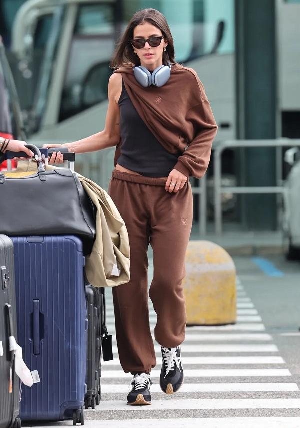 Bruna Marquezine desembarca na Itália para a Semana de Moda em Milão.(Imagem:The Grosby Group)
