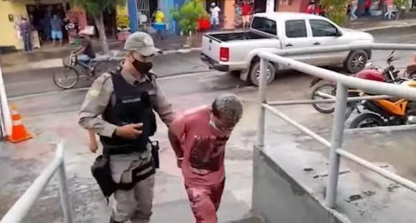 Homem é preso após assaltar mulher no Centro de Floriano.(Imagem:Reprodução/TV Tropical)