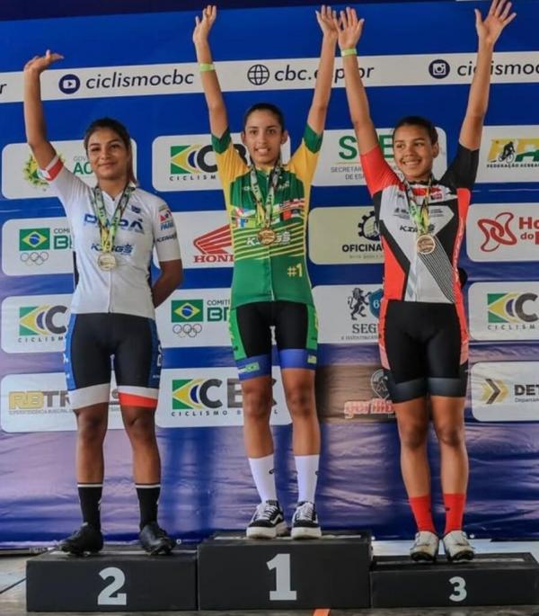 Além do ouro na prova contrarrelógio individual, a atleta ganhou bronze na modalidade circuito.(Imagem:Divulgação)