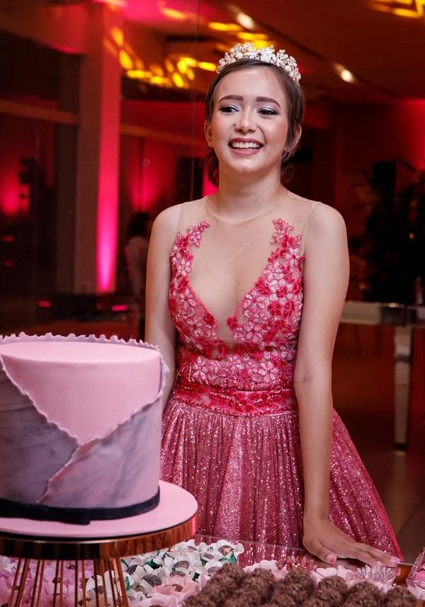  Débora durante sua festa de 15 anos em Teresina.(Imagem:Reprodução/ Felícia Araújo )