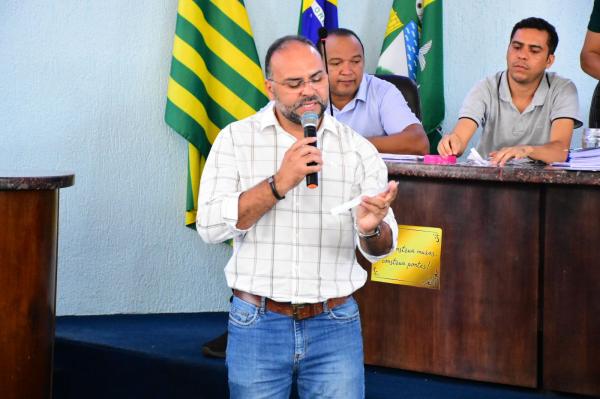 Câmara Municipal de Floriano sorteia bens móveis ociosos para entidades de Floriano.(Imagem:CMF)