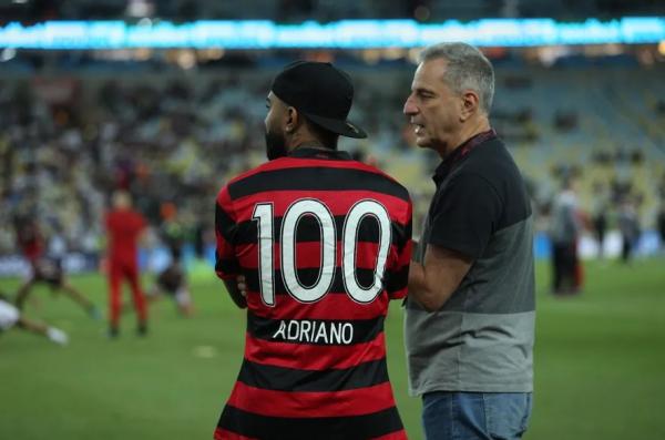 Campeonato Brasileiro 2023 - Vasco x Flamengo no Maracanã. Gabigol usa a camisa 100 com o nome do Adriano nas costas.(Imagem:Alexandre Cassiano / Agência O Globo)