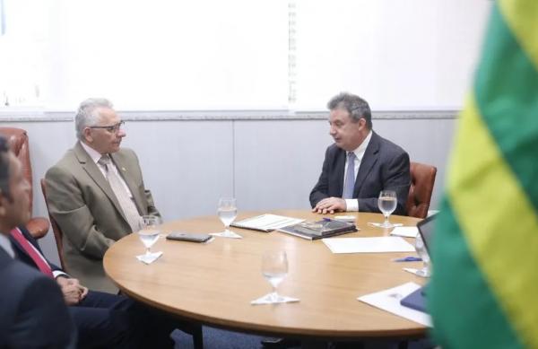 Reunião entre presidente do TJ-PI e reitor da UFPI em Teresina.(Imagem:Divulgação/TJ-PI)