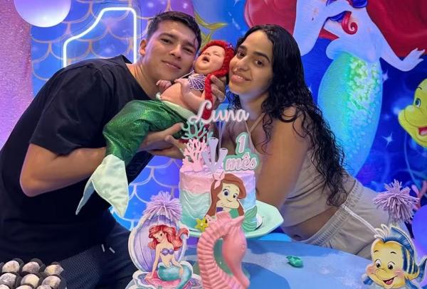 Mirella Santos, uma das Gêmeas Lacração, fantasia filha de sereia em 1º mesversário.(Imagem:Reprodução/Instagram)