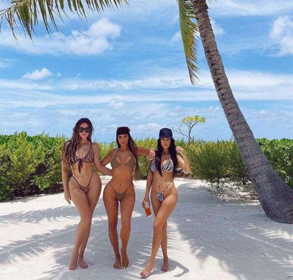 Kim Kardashian é criticada após gastar quase 6 milhões de reais em viagem para o Taiti durante a pan(Imagem:Reprodução)