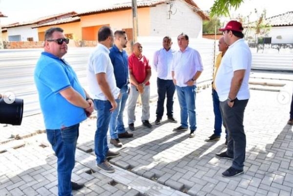 Praça da Liberdade em Floriano recebe modernização com recursos de emenda parlamentar.(Imagem:Reprodução/Instagram)