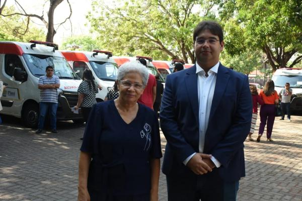 Regina Sousa e o secretário Néris Júnior(Imagem:Paulo Barros)