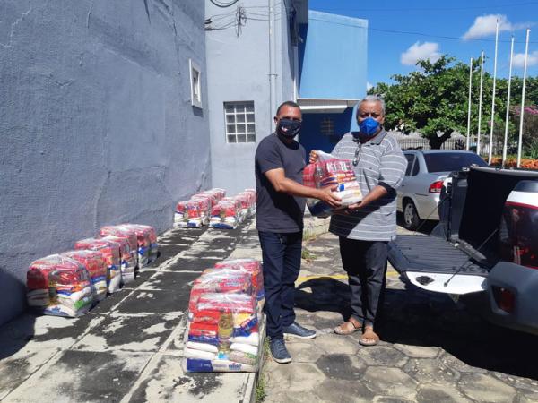 É a segunda doação de alimentos feita pela FFP. Na primeira, no dia 15 de abril, foram 200 cestas, sendo 20 para a AGAP e cada um dos clubes do Estadual, além do time feminino do T(Imagem:Reprodução)