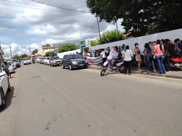 Trabalhadores da Educação em greve fazem manifestação em Floriano(Imagem:FlorianoNews)