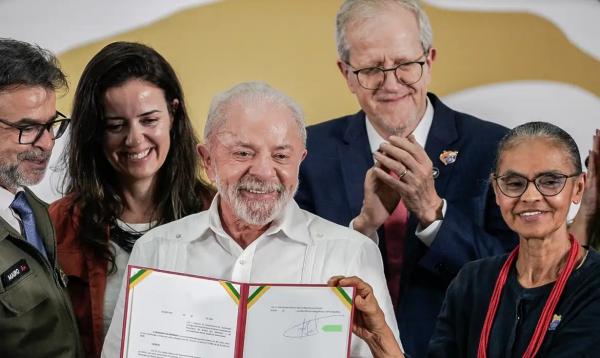 Presidente Luiz In&aacute;cio Lula da Silva (c) durante o Inicio da plen&aacute;ria das atividades da reuni&atilde;o da COP15 biodiversidade Brasil-Pantanal.(Imagem:Rafa Neddermeyer/Ag&ecirc;ncia Brasil)