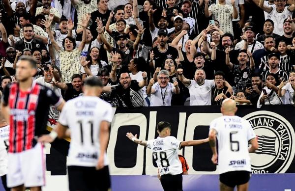  Corinthians x Botafogo-SP, comemoração do gol de Adson.(Imagem: Marcos Ribolli )