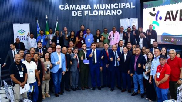 O encontro foi voltado à formação continuada de vereadores(as), servidores legislativos e assessores.(Imagem:CMF)