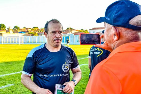 Toninho Pesso, técnico do Corisabbá.(Imagem:Studio Águia Fotografias)