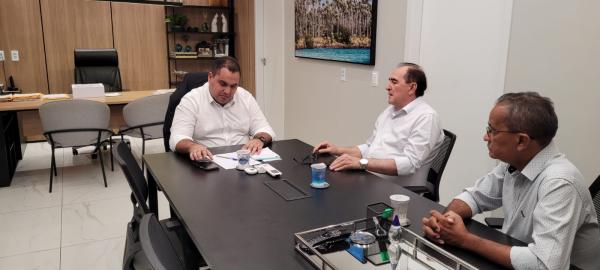 Prefeito Antônio Reis e Deputado Georgiano Neto discutem investimentos para Floriano em audiência estratégica.(Imagem:Divulgação)