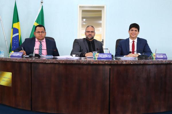 Vereadores realizam duas sessões seguidas e encerram o trabalho legislativo da quinzena.(Imagem:Reprodução/Instagram)