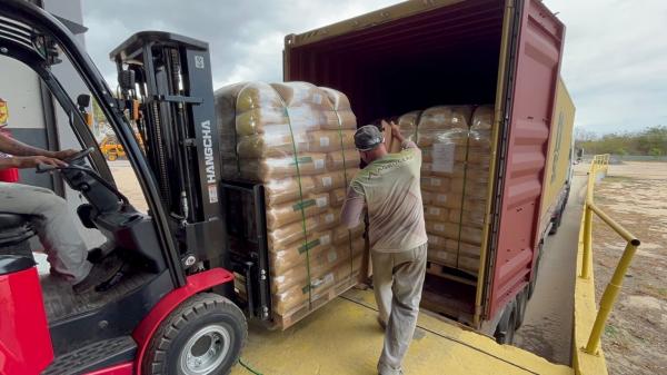 Inicialmente, o Estado irá agilizar a liberação dos créditos de exportação para empresas dos setores econômicos ligados à produção de mel e cera.(Imagem:Divulgação)