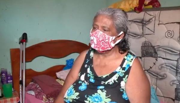 Maria do Rosário é idosa e sofre sem água no período mais quente do ano.(Imagem:TV Clube)