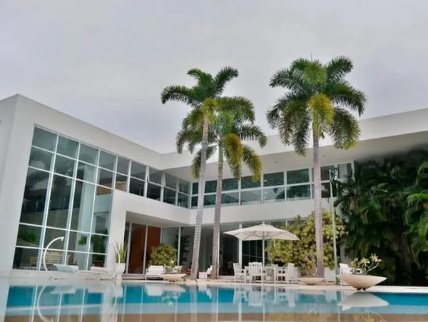 A mansão que Xuxa vendeu por R$ 45 milhões.(Imagem:Reprodução)