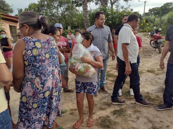 Prefeitura de Floriano inicia entrega de cestas básicas na zona rural da cidade(Imagem:FlorianoNews)