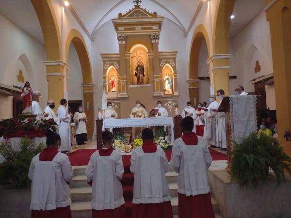 Católicos participam das celebrações de Corpus Christi em Floriano(Imagem:FlorianoNews)