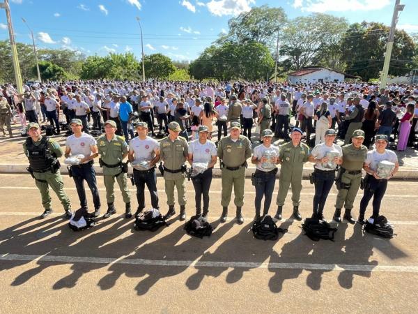 Polícia Militar entrega primeiros uniformes para a nova turma do Curso de Formação de Soldados.(Imagem:Ascom PMPI)