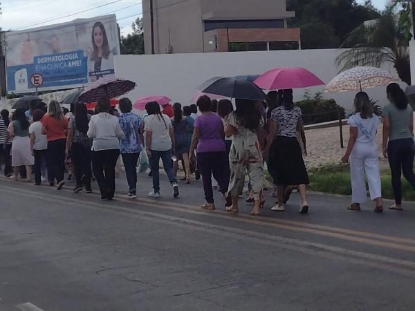 Mulheres participam da Procissão da Soledade em Floriano(Imagem:FlorianoNews)