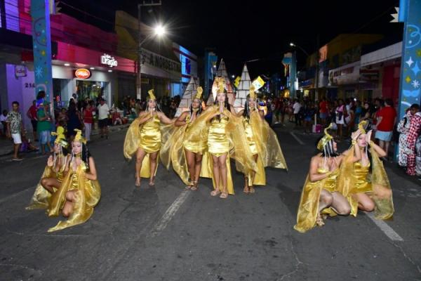Desfile das Escolas de Samba encanta p&uacute;blico na Avenida Get&uacute;lio Vargas.(Imagem:Secom)